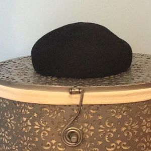 Vintage black beret